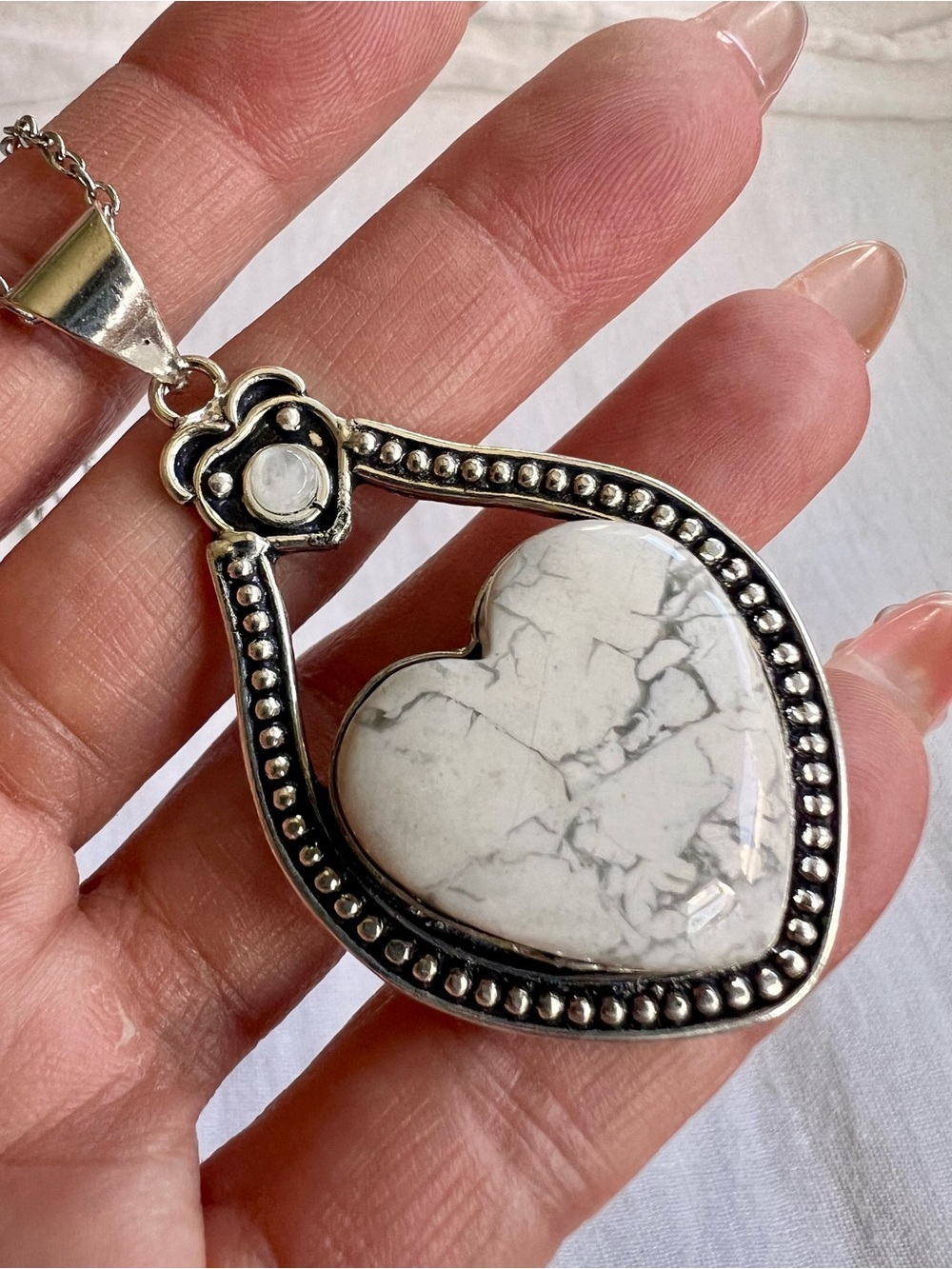 925 White Turquoise HOWLITE + Flash Moonstone Heart Pendant Necklace
